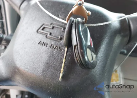 2001 Chevrolet Silverado K1500 из США, поврежденный, VIN 1GCEK19T51E178977